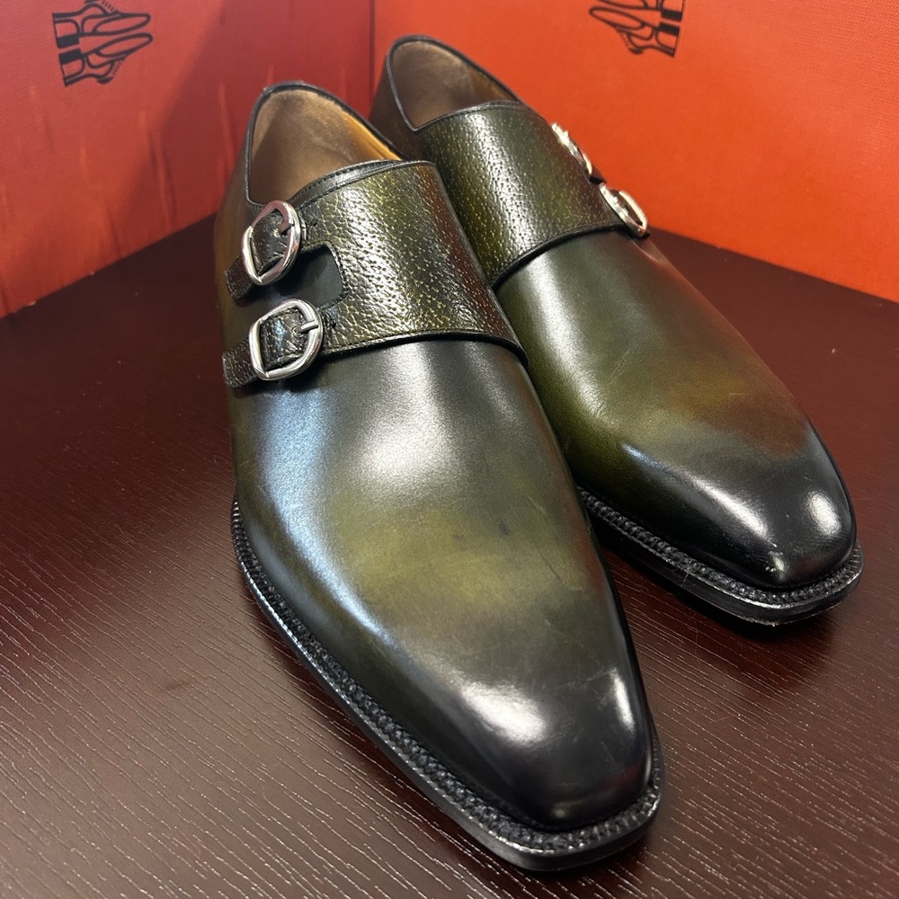 Di Bianco, Size 9, Olive green, Dress shoes. Includes a nice looking green tie.